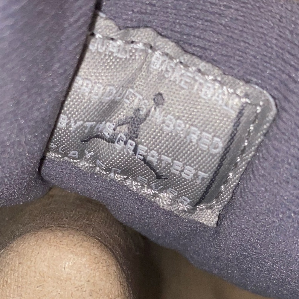 Men’s Size 9.5 “Cool Grey” Air Jordan 11s For Sale - Picture 5 of 9